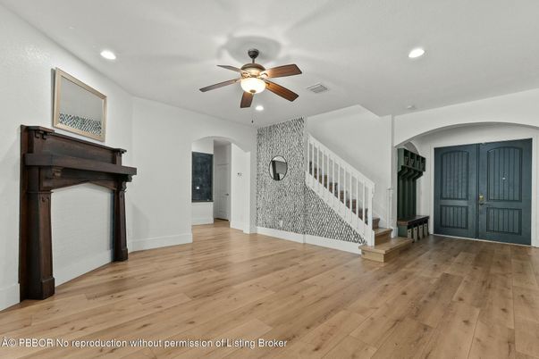 Interior, Recessed Lighting, Wood Texture Flooring