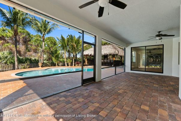Interior, Pool, Sun Room