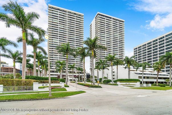 Exterior, Facade, Condo Building