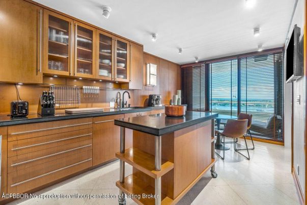 Dining room, Interior, Kitchen, Recessed Lighting