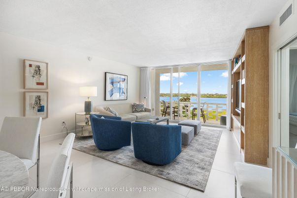 Interior, Living room, Water