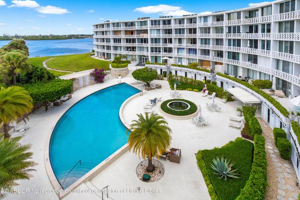 Exterior, Pool, Water