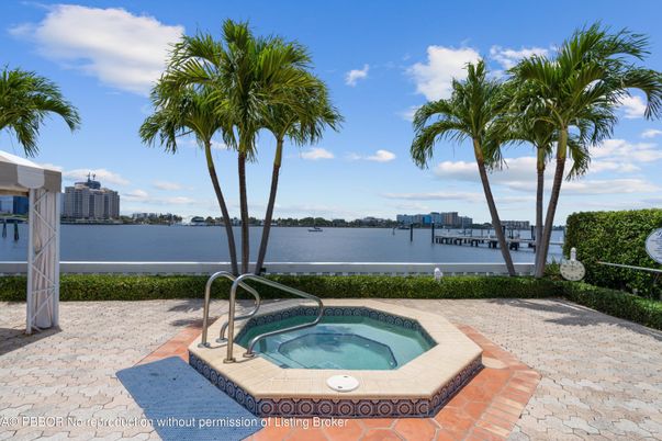 Exterior, Lake, Pool, Water