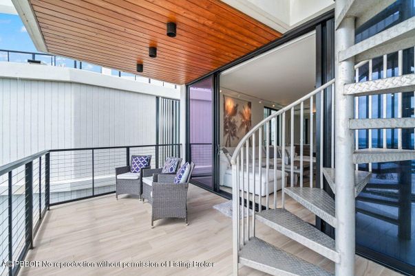 Exterior, Wood Texture Flooring