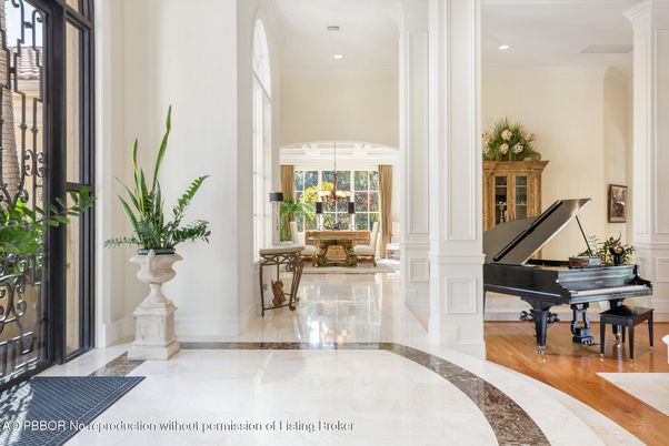 Interior, Piano, Recessed Lighting, Wood Texture Flooring