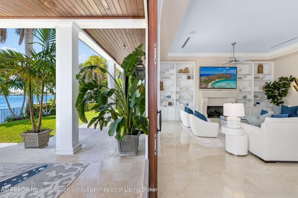 Fireplace, Interior, Living room, Water