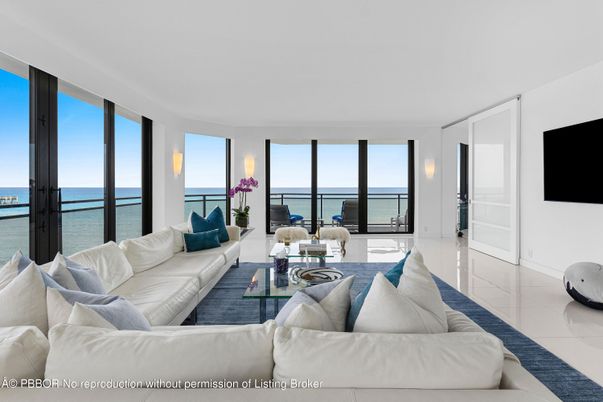 Interior, Living room, Water