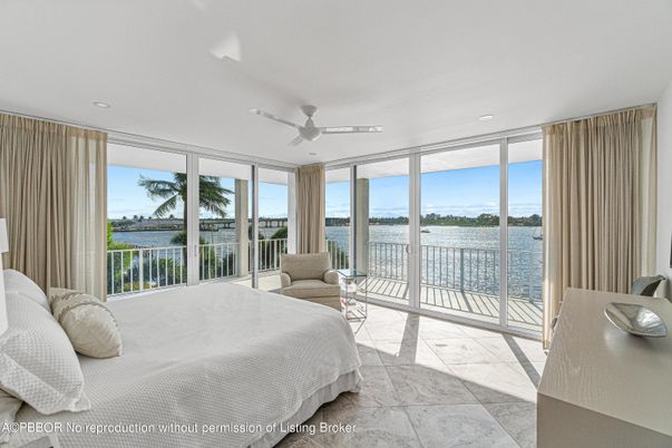 Bedroom, Interior, Recessed Lighting, Water