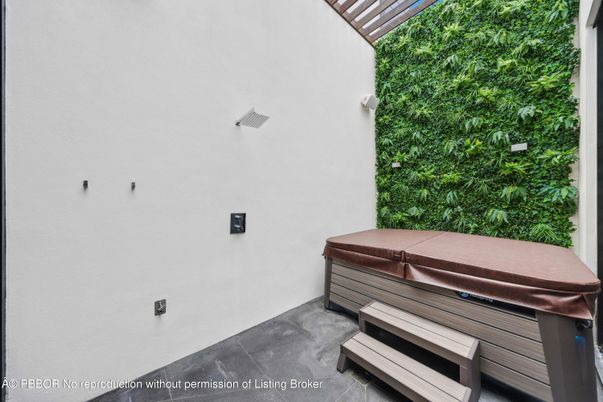 Exterior, Hot Tub