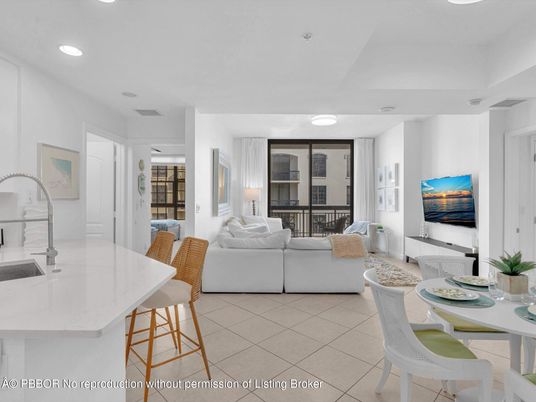 Dining room, Interior, Living room, Recessed Lighting