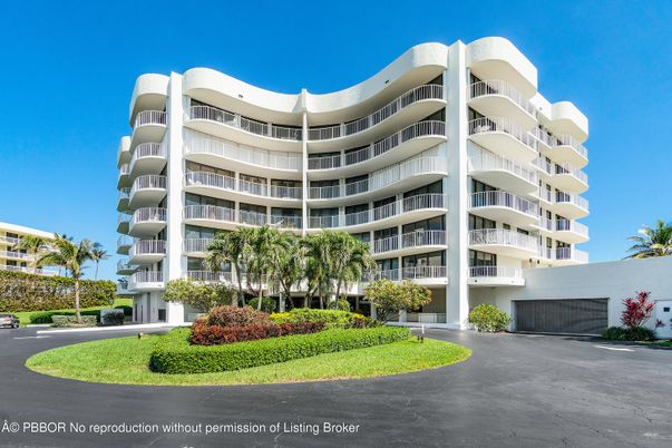 Exterior, Facade, Condo Building