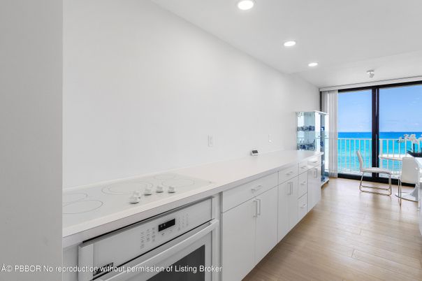 Interior, Kitchen, Recessed Lighting, Water, Wood Texture Flooring