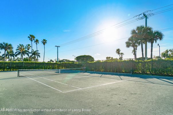 Exterior, Tennis Courts