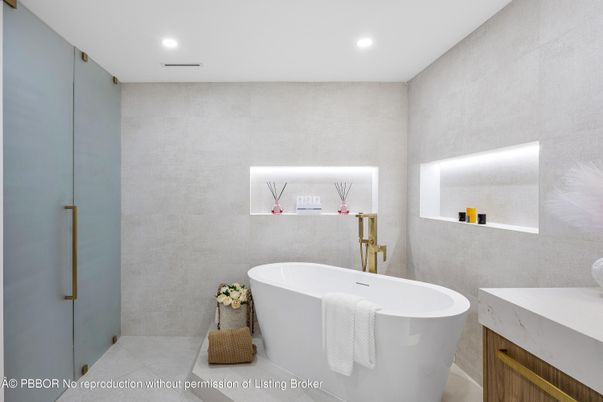 Bathroom, Free Standing Baths, Interior, Recessed Lighting