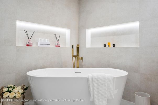 Bathroom, Free Standing Baths, Interior