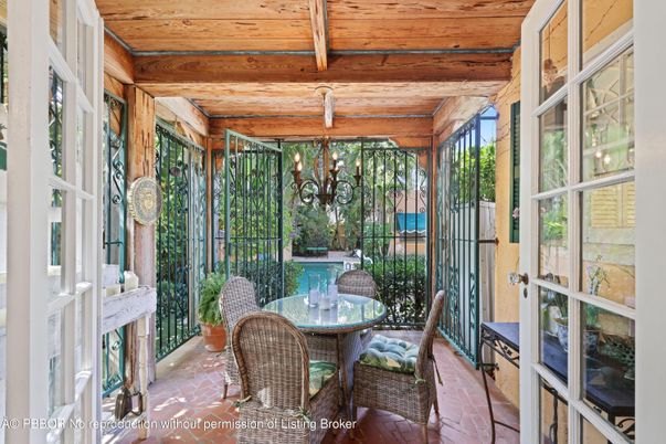 Chandelier, Interior, Sun Room, Wooden Beams, Wooden Ceilings