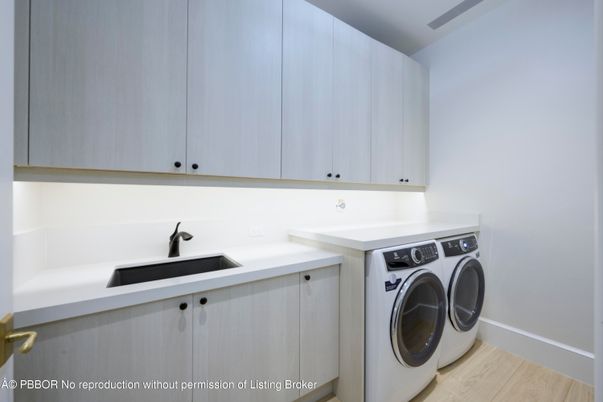 Interior, Washer, Wood Texture Flooring