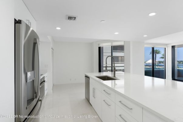 Interior, Kitchen, Recessed Lighting, Water