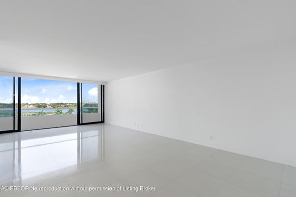 Empty room, Interior, Water