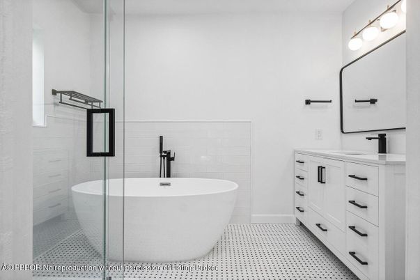 Bathroom, Free Standing Baths, Interior