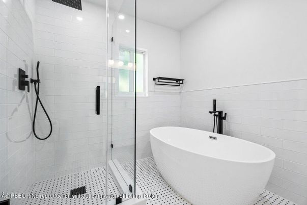 Bathroom, Free Standing Baths, Glass Shower, Interior, Recessed Lighting