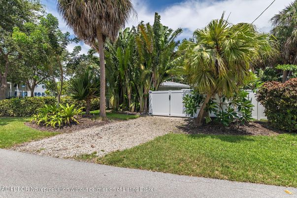 Backyard, Exterior, Hot Tub