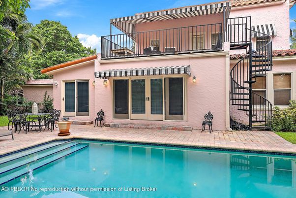 Exterior, Pool