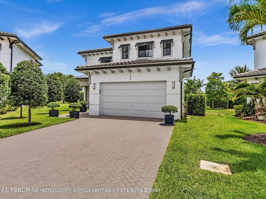 Backyard, Detached Garage, Exterior