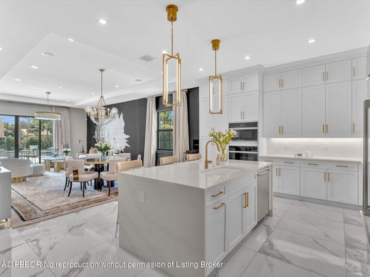 Chandelier, Dining room, Interior, Kitchen, Marble, Pendant Lights, Recessed Lighting, Stainless Steel Appliances