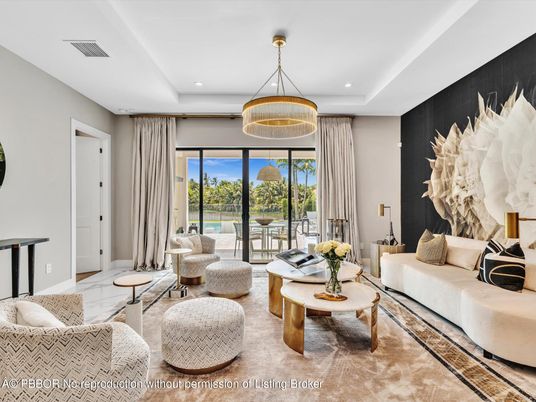 Interior, Living room, Pendant Lights, Recessed Lighting