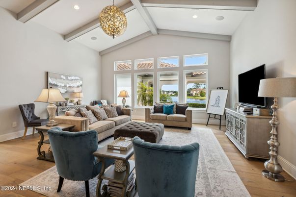 Interior, Living room, Pendant Lights, Recessed Lighting, Wood Texture Flooring