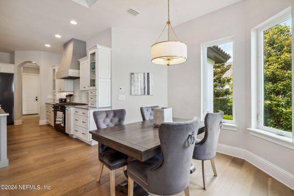 Dining room, Interior, Kitchen, Pendant Lights, Recessed Lighting, Wood Texture Flooring