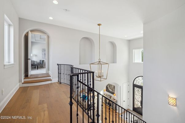 Interior, Pendant Lights, Recessed Lighting, Wood Texture Flooring