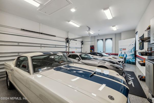 Garage, Interior