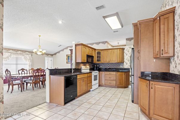 Chandelier, Dining room, Interior, Kitchen, Recessed Lighting