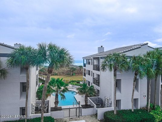 Exterior, Pool, Water
