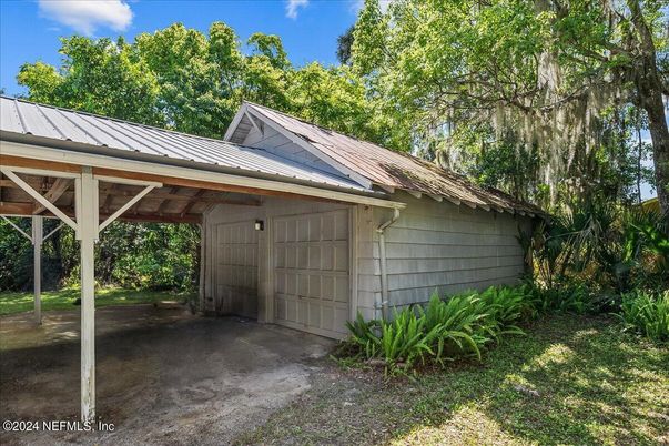 Detached Garage, Exterior