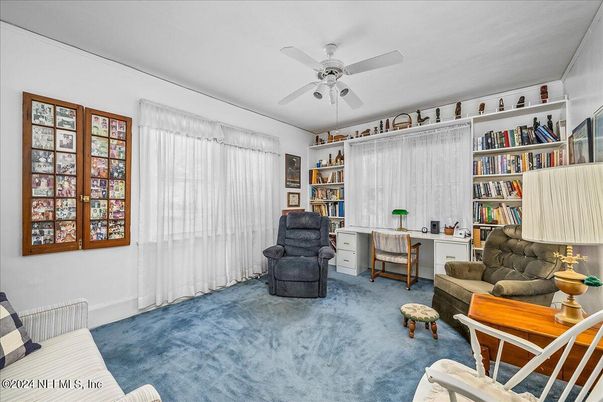 Home Office, Interior