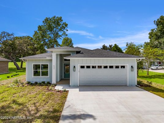 Attached, Exterior, Facade, Ranch