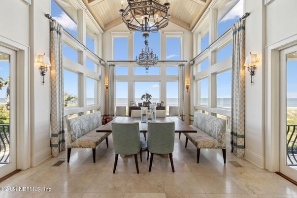Chandelier, Dining room, Interior