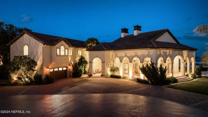 Backyard, Exterior, Facade, Mediterranean