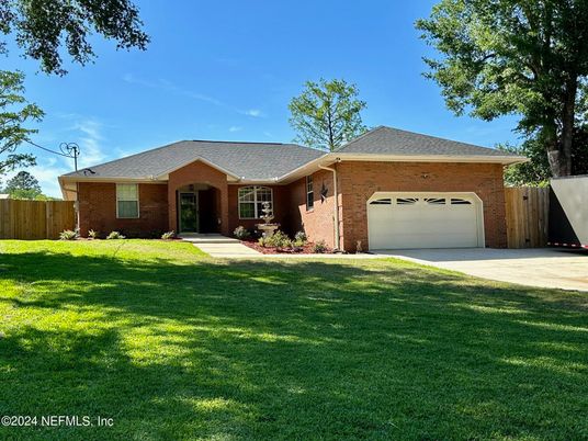 Attached, Exterior, Facade, Brick Facade, Ranch
