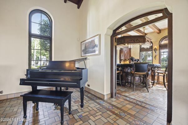 Interior, Piano, Wooden Beams