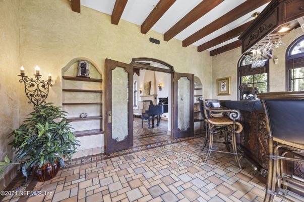 Interior, Piano, Wooden Beams