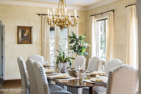 Chandelier, Dining room, Interior