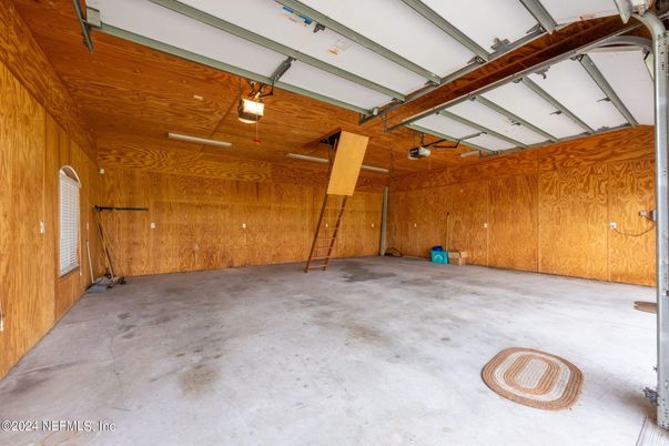 Garage, Interior, Wooden Walls