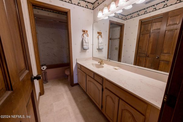 Bathroom, Dual Sink Vanities, Interior