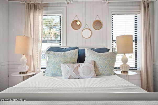 Bedroom, Interior, Pendant Lights