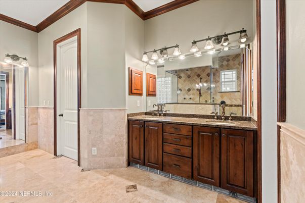 Bathroom, Dual Sink Vanities, Interior