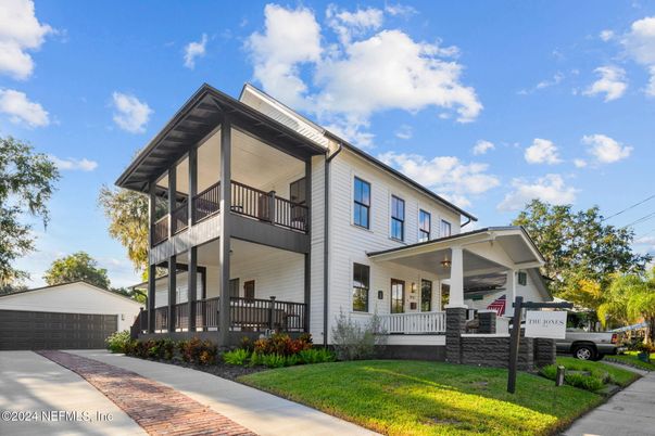 Detached Garage, Exterior, Facade, Modern